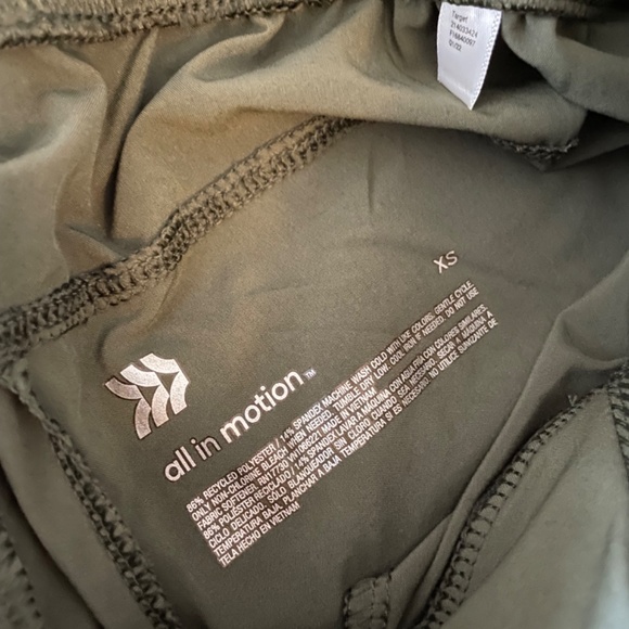 Women's Stretch Woven Tapered Cargo Pants - All in Motion - Picture 3 of 3